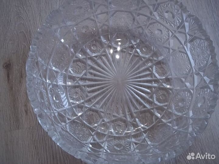 Большая хрустальная ваза