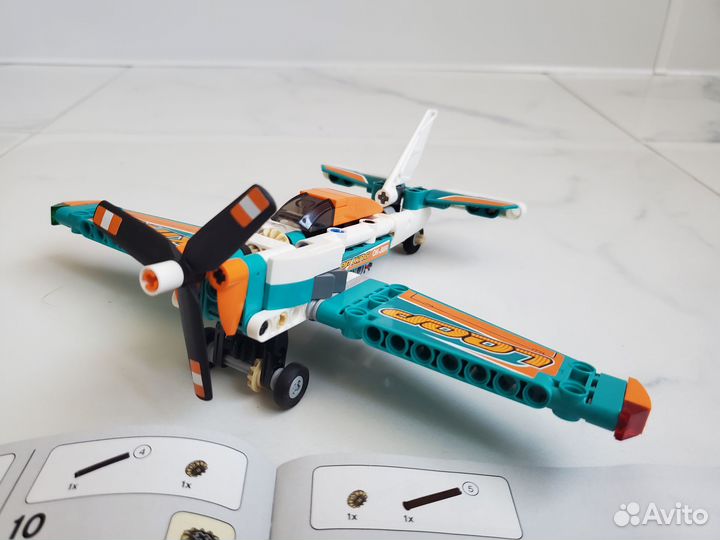 Lego Technic Гоночный самолёт 42117