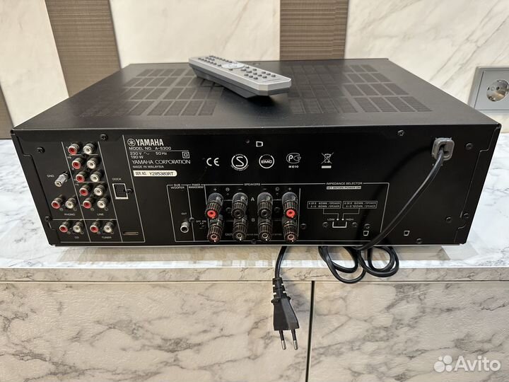 Усилитель интегральный yamaha A-S300