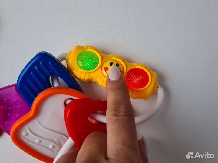 Развивающие игрушки для малышей пакетом