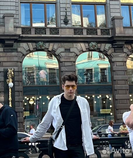 Бариста, официант, бармен, администратор