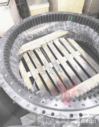 Опорно-поворотный круг Hyundai R320-7A 81Q9-01021