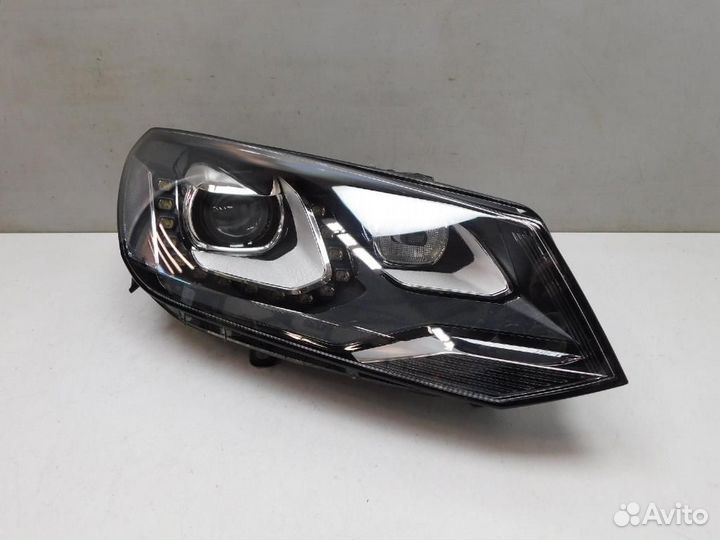 Фара правая Volkswagen Touareg