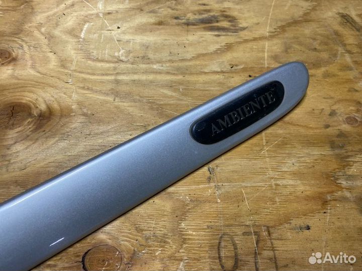 Молдинг на дверь передний правый Mercedes-Benz