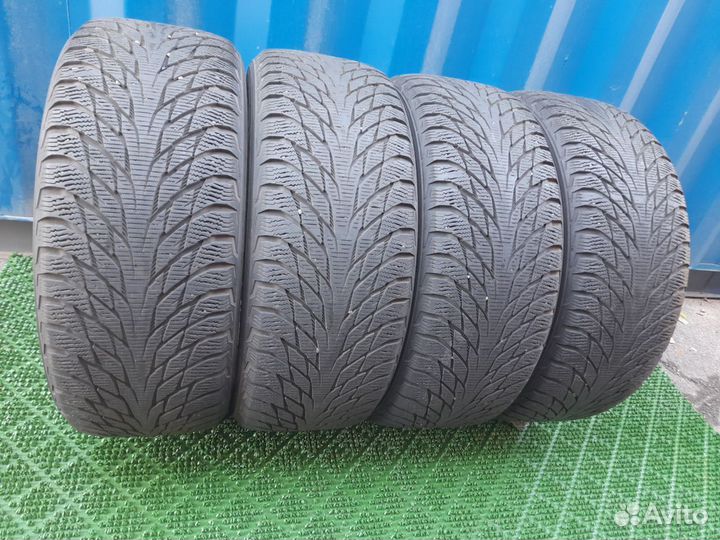 Nokian Tyres Hakkapeliitta R2 235/55 R17 113R