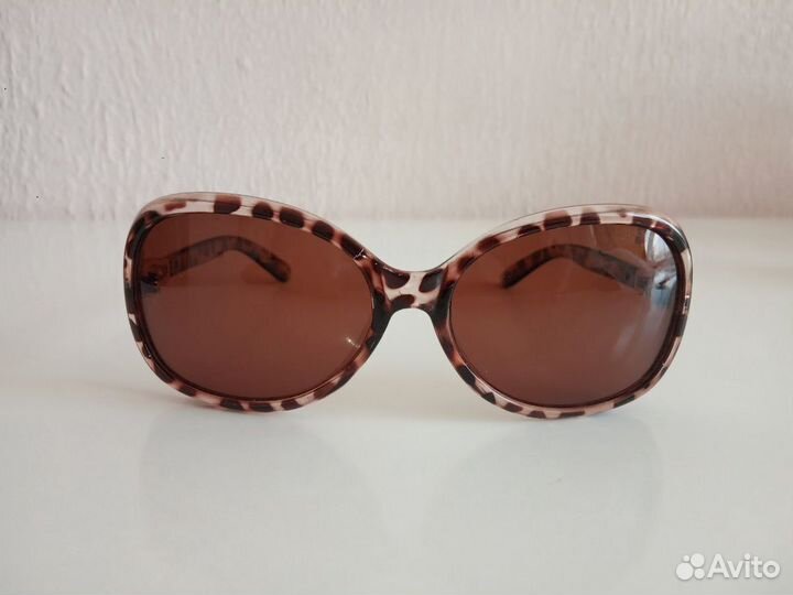 Очки солнцезащитные