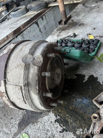 Балка в сборе со стипицами и барабанами на маз