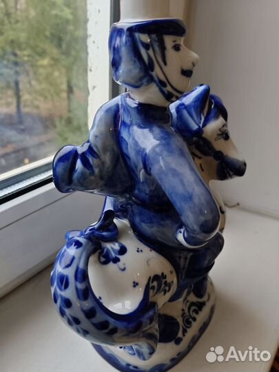 Статуэтка-бутылка сувенирная