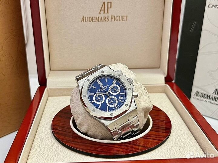 Часы Audemars Piguet в фирменной коробке