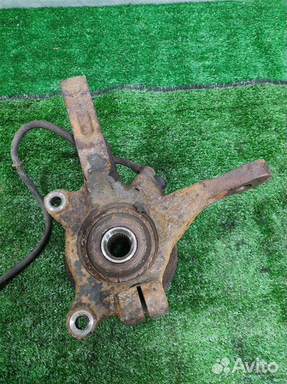 Кулак передний правый Mitsubishi Lancer 9 2007