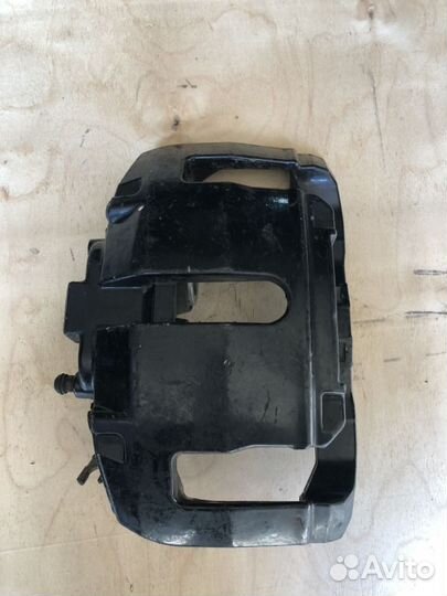 Суппорт правый Audi S8 / S6 4E0615124D