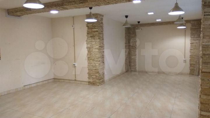 Торговая площадь, 67 м²