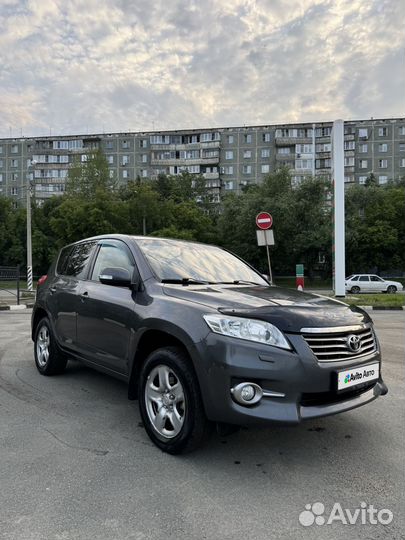 Toyota RAV4 2.0 CVT, 2011, битый, 200 000 км