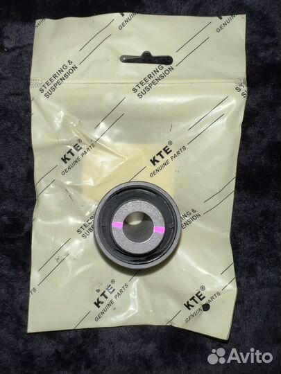 Сайлентблок заднего кулака цапфы Паджеро 3 4