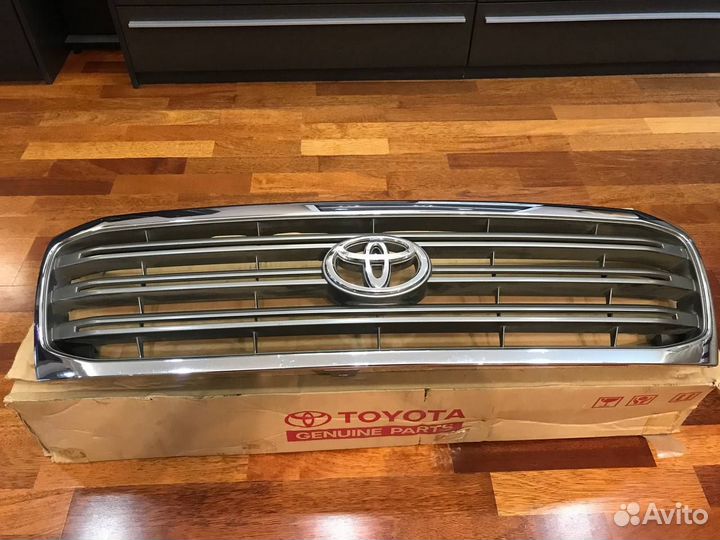 Решетка радиатора Toyota Land Cruiser 100