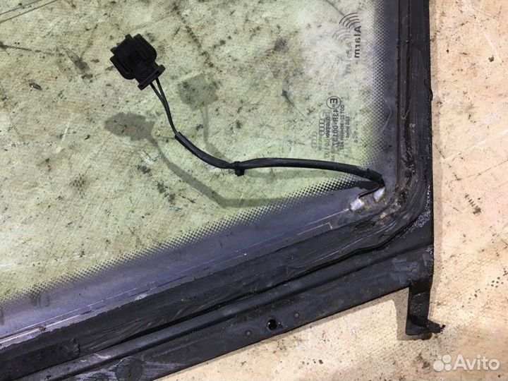 Стекло заднее правое Audi A6 4B5 AKE 2000