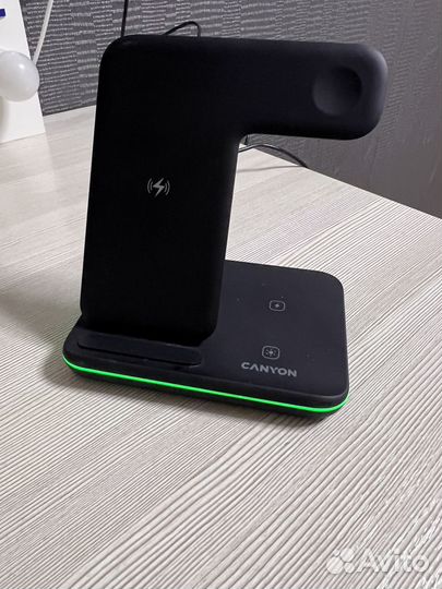 Беспроводная зарядка для iPhone 3в1