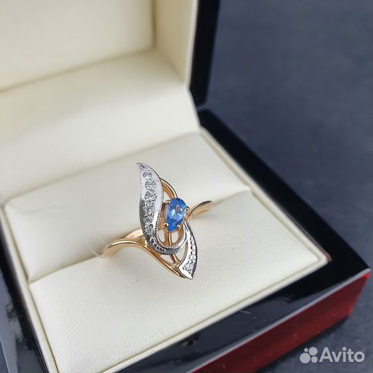 Кольцо из комбинированного золота с фианитами