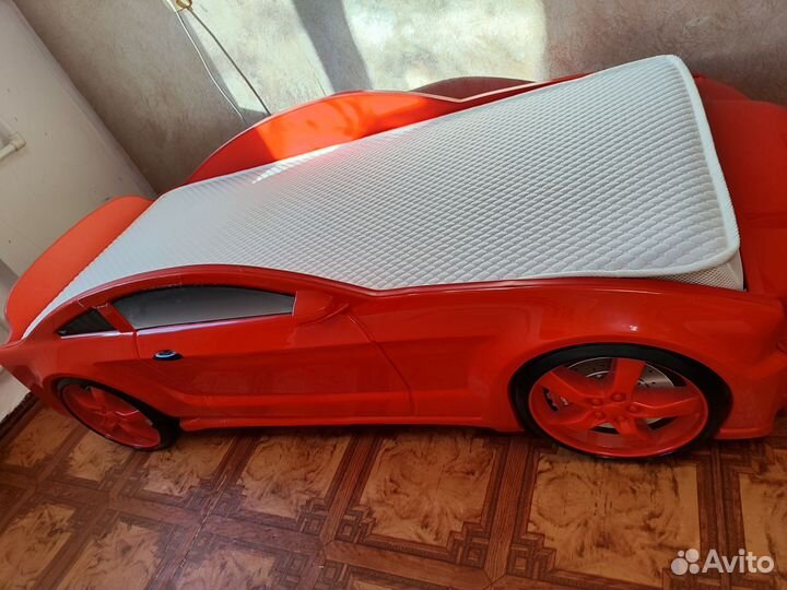 Кровать машинка