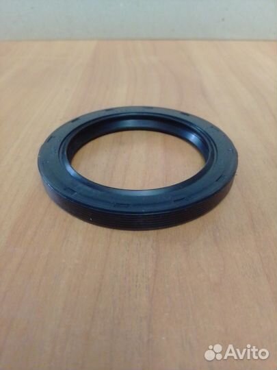 Сальник 53А-3103038 задней ступицы 65х90х10.ртр