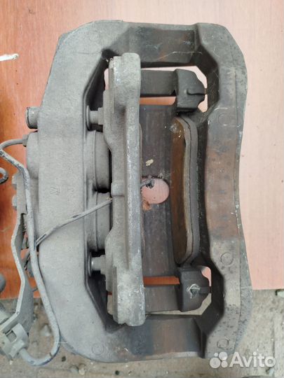 Суппорт передний Ауди а8д3