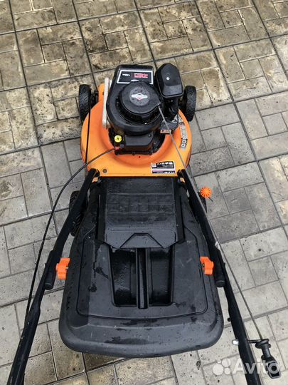 Газонокосилка бензиновая