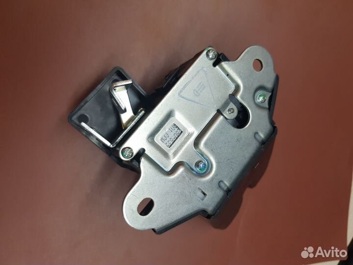 Замок багажника Kia Rio 4/Hyundai Solaris