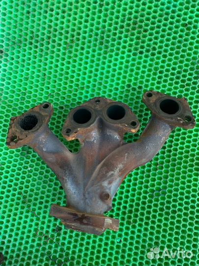 Коллектор выпускной Renault Logan K7M710 2008