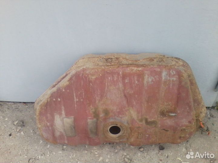 Ниссан Микра К-10 бензобак