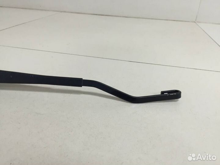 Поводок стеклоочистителя передний левый Mitsubishi