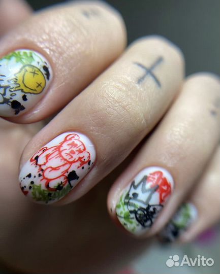 Маникюр и педикюр в 4 руки