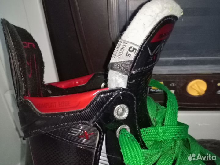 Хоккейные коньки