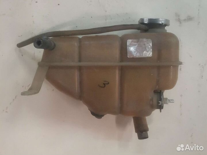 Бачок расширительный Mercedes-Benz E124