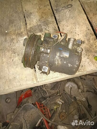 Компрессор кондиционера Saab 900