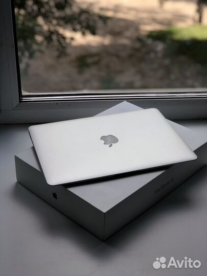 Apple MacBook Air 13 2015 (2017)