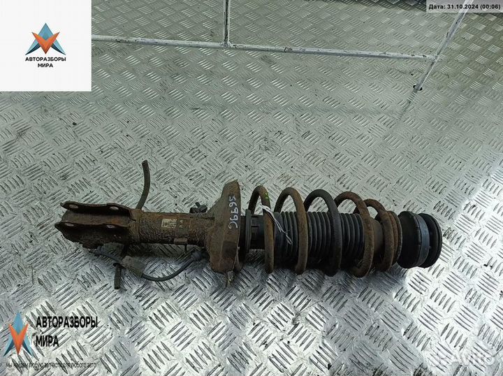 Стойка передняя Volkswagen Vento 1997