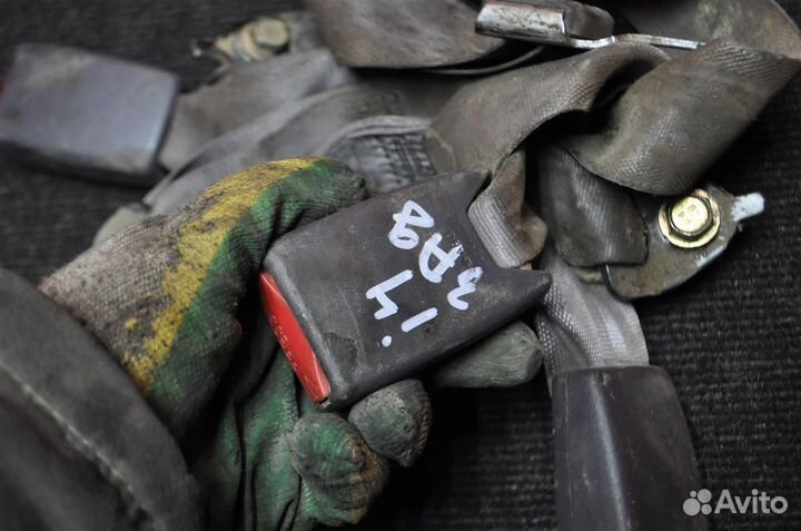 Замок ремня безопасности nissan wingroad WFY11