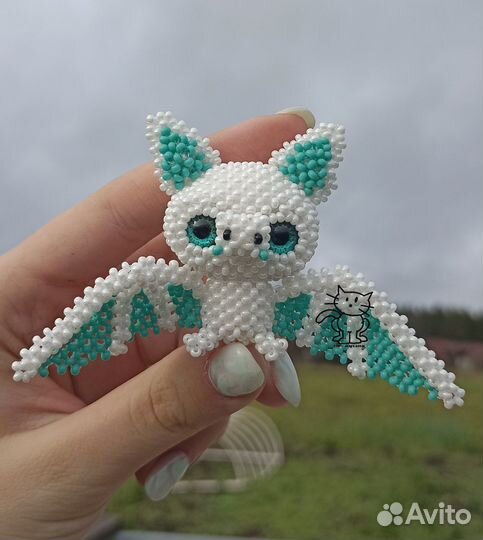 Летучая мышь из бисера