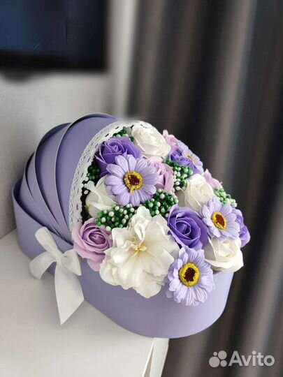 Букет в люльке из мыльных цветов