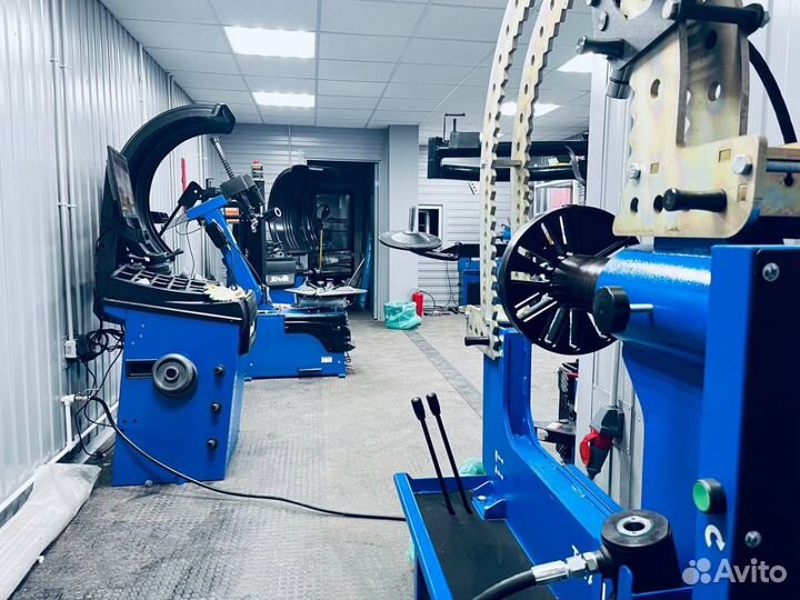 Armstrong Ski-Trac S 235/55 R18 104T