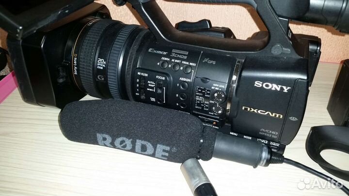 Профессиональная видео камера Sony HXR-NX5E