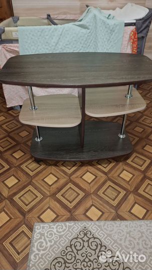 Журнальный столик на колесах бу