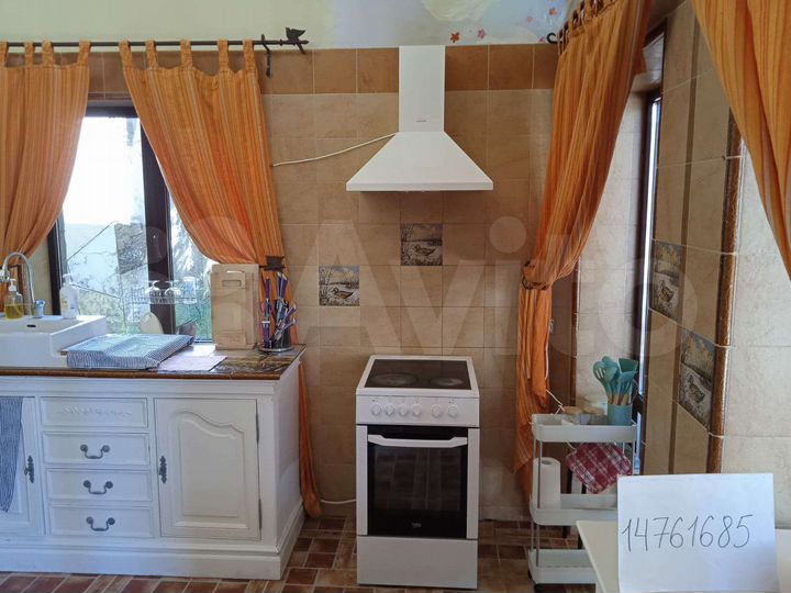 Коттедж 300 м² на участке 13 сот.