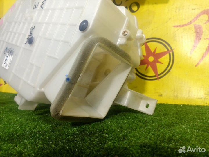 Мотор печки задний Mitsubishi Grandis NA4W 4G69