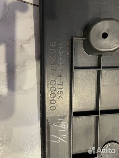 Рамка крепления номерного знака Nissan Murano -08