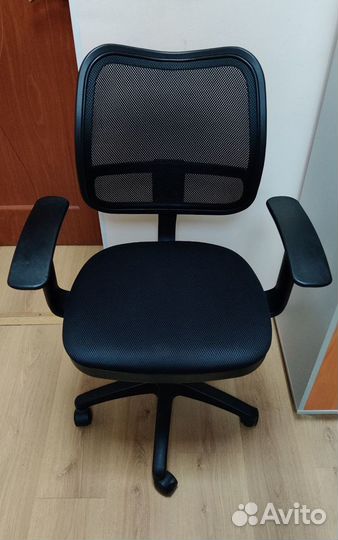 Офисное кресло, б/у