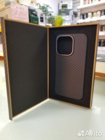 Карбоновый чехол для iPhone