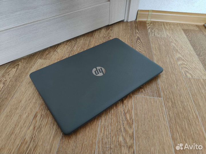 HP на DDR4 и SSD 256gb в новом состоянии