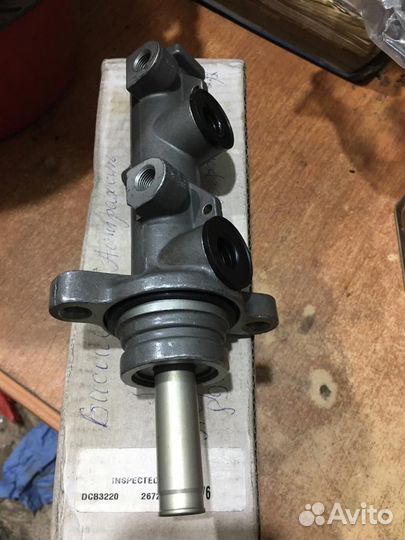 Главный тормозной цилиндр Chrysler Voyager