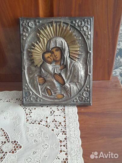 Старинная икона. Богородица. Владимирская